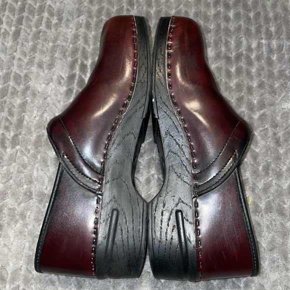 Bjork Swedish Comfort Brown Patent Leather Clogs.  Size EU‎ 45/46 - US 11/12. main image 3